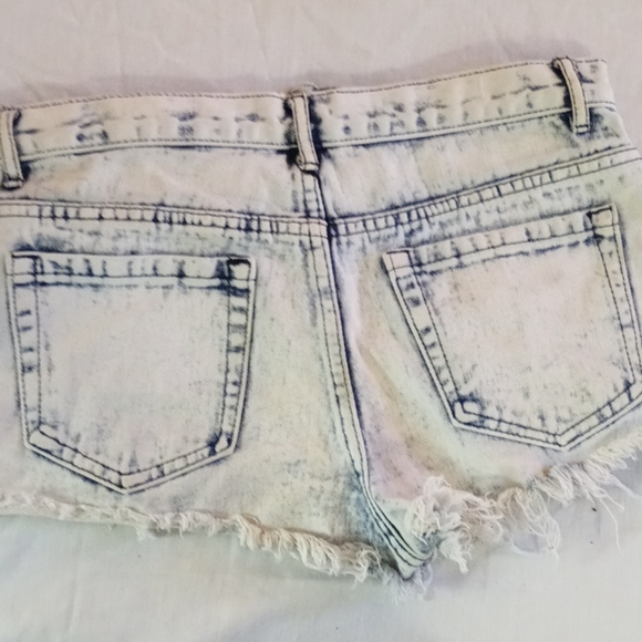 Womans shorts - Picture 5 of 7